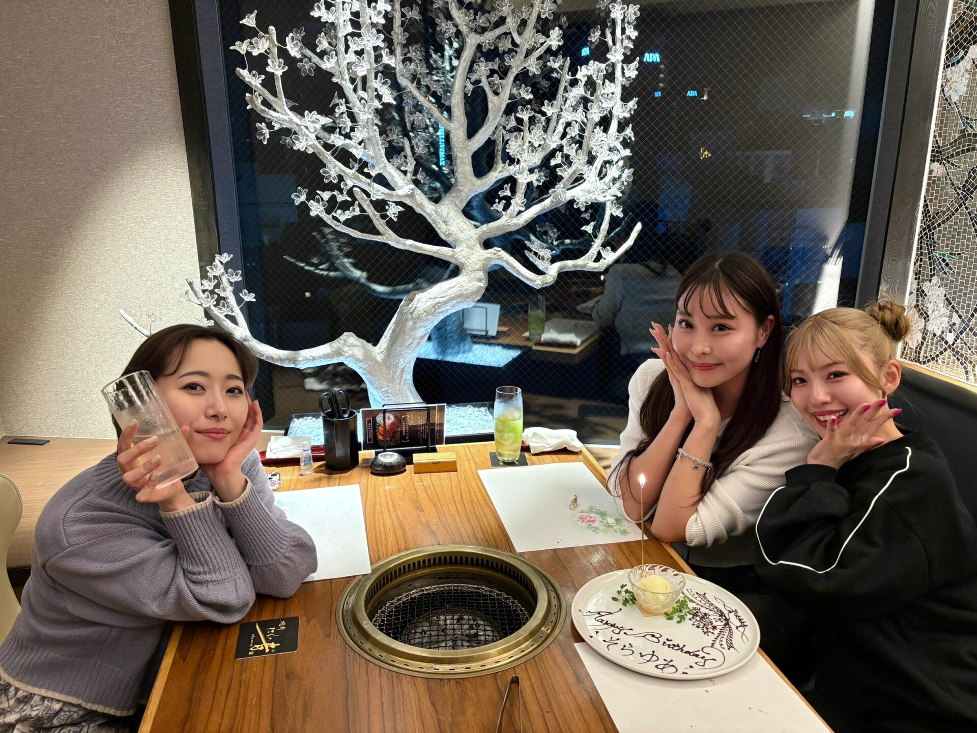 なのちゃんがお祝いぱーちーしてくれた🍨🍖💖